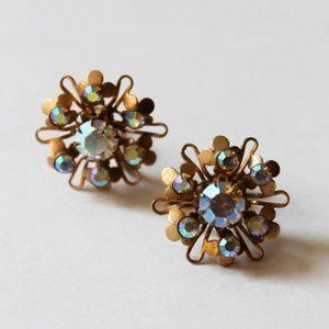 Vintage 1950s Vintage Goldtone Iridescent Gem Screw Back Cutout Flower Earrings